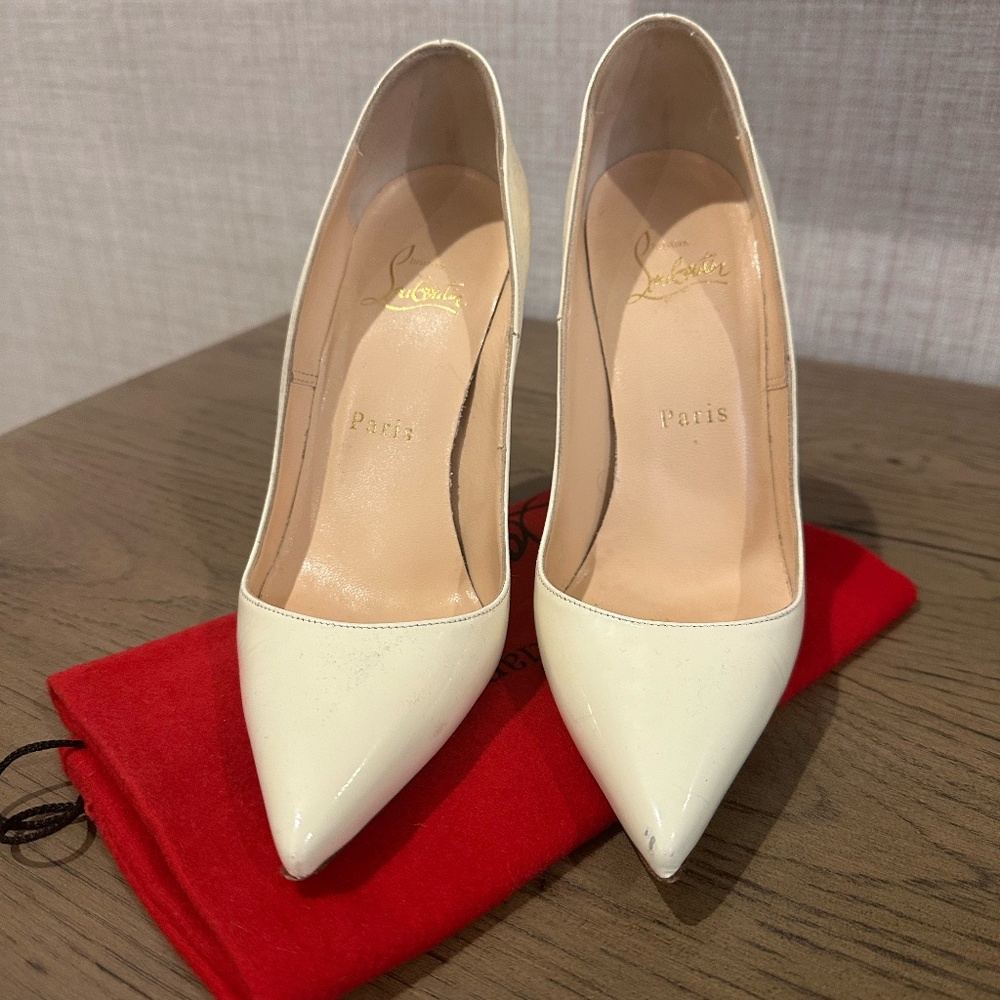 Christian Louboutin White Heels. Red Bottom. Size 36 (US 6)